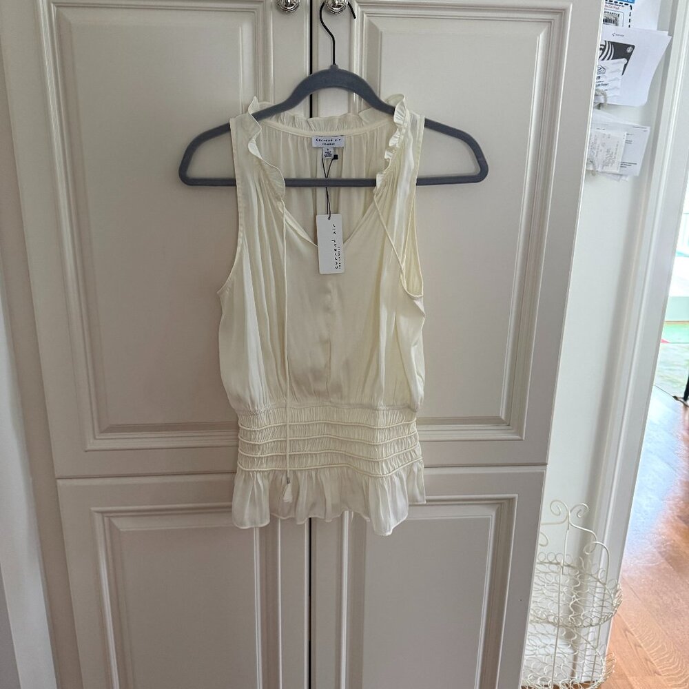 currrent air white top